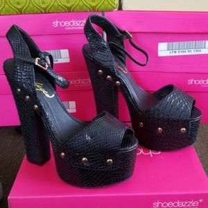 Privileged snakeskin studded block heels size 9